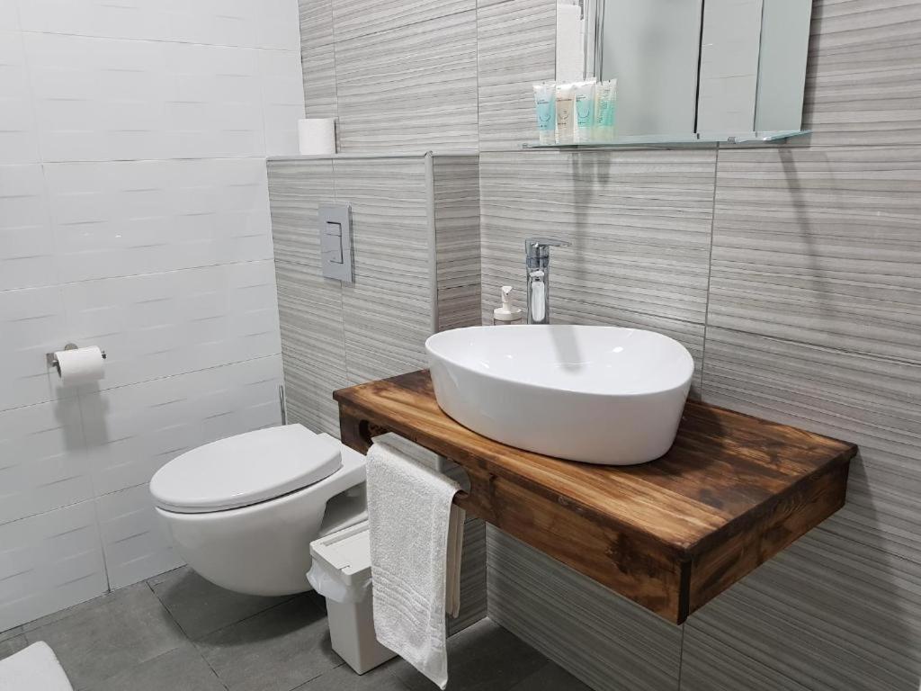 Airport Guest House Or Yehuda المظهر الخارجي الصورة